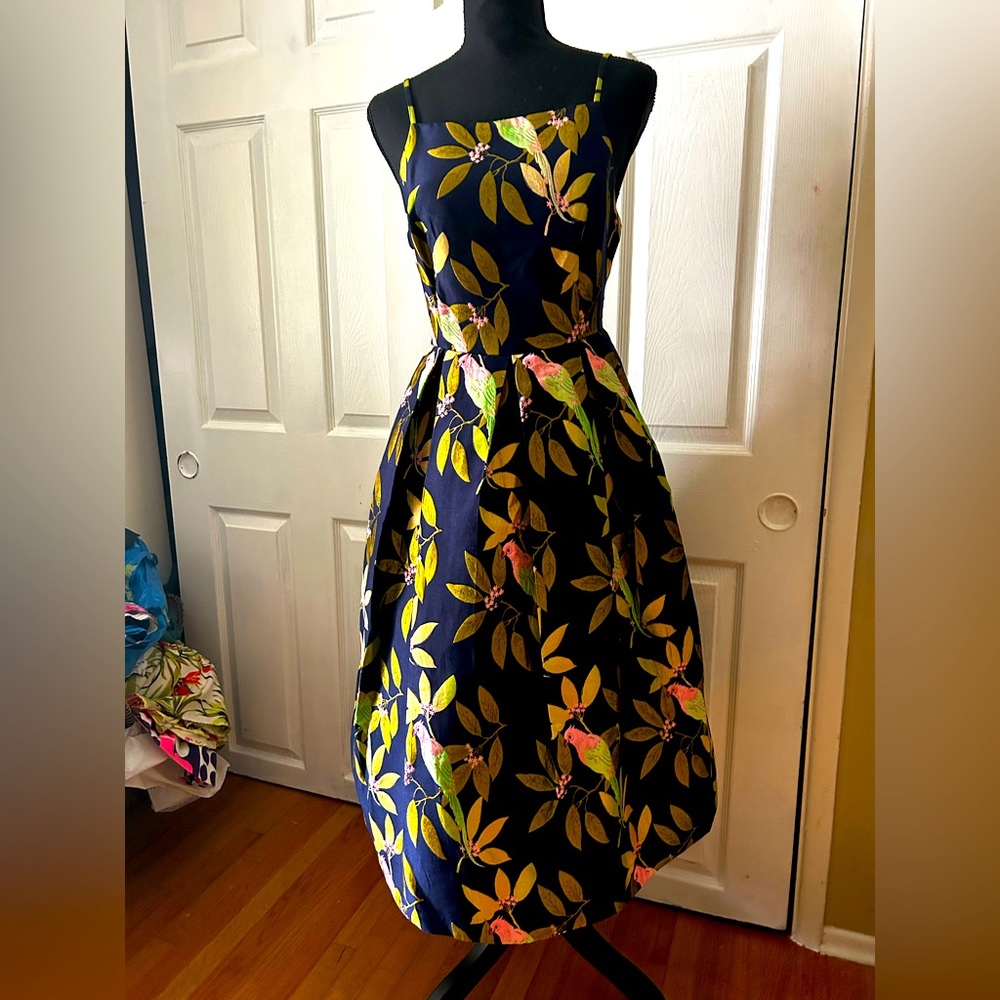 Cocktail dress embroidered with birds and flowers M